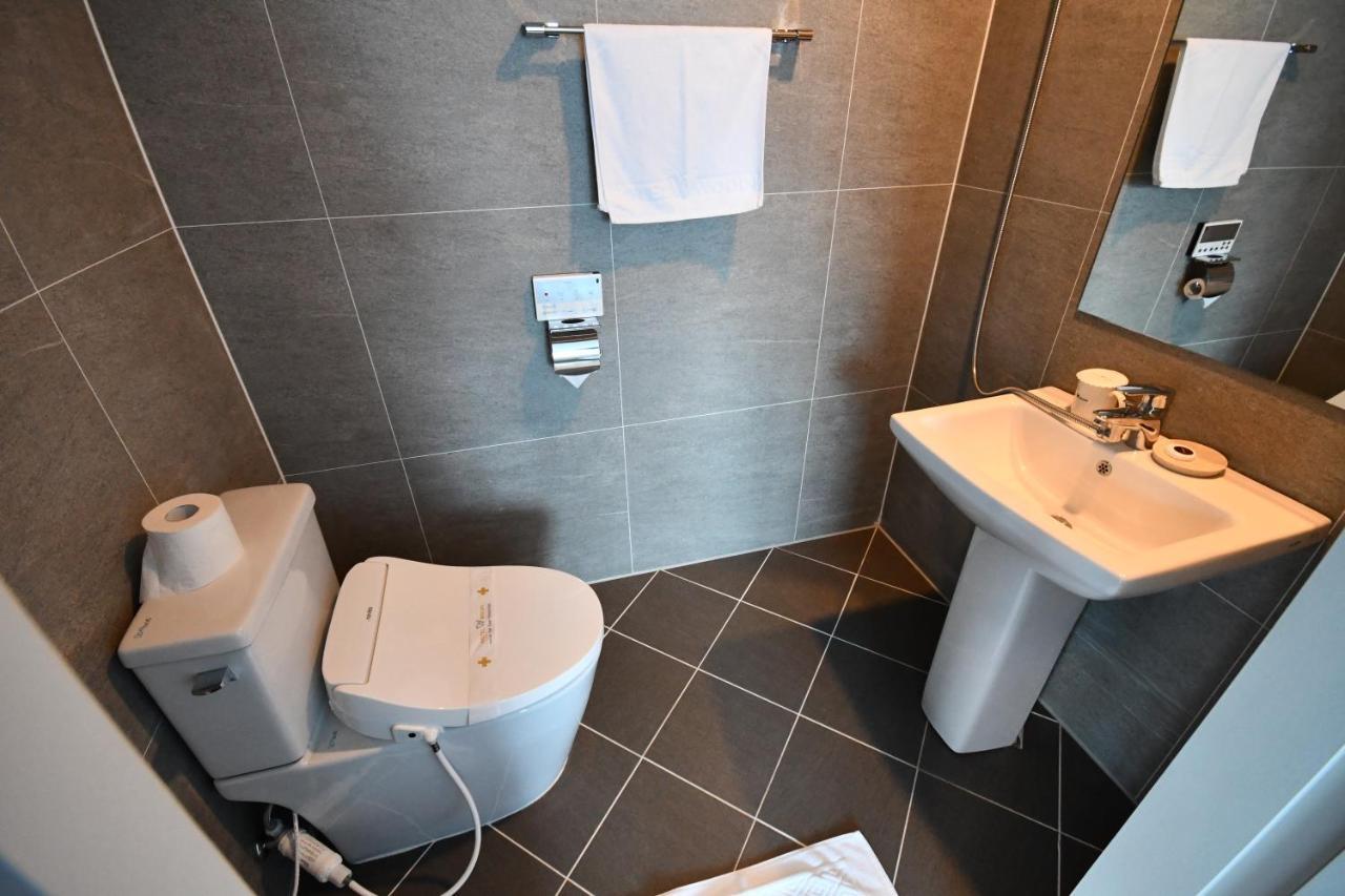 Hotel Wooin Mokpo Bagian luar foto