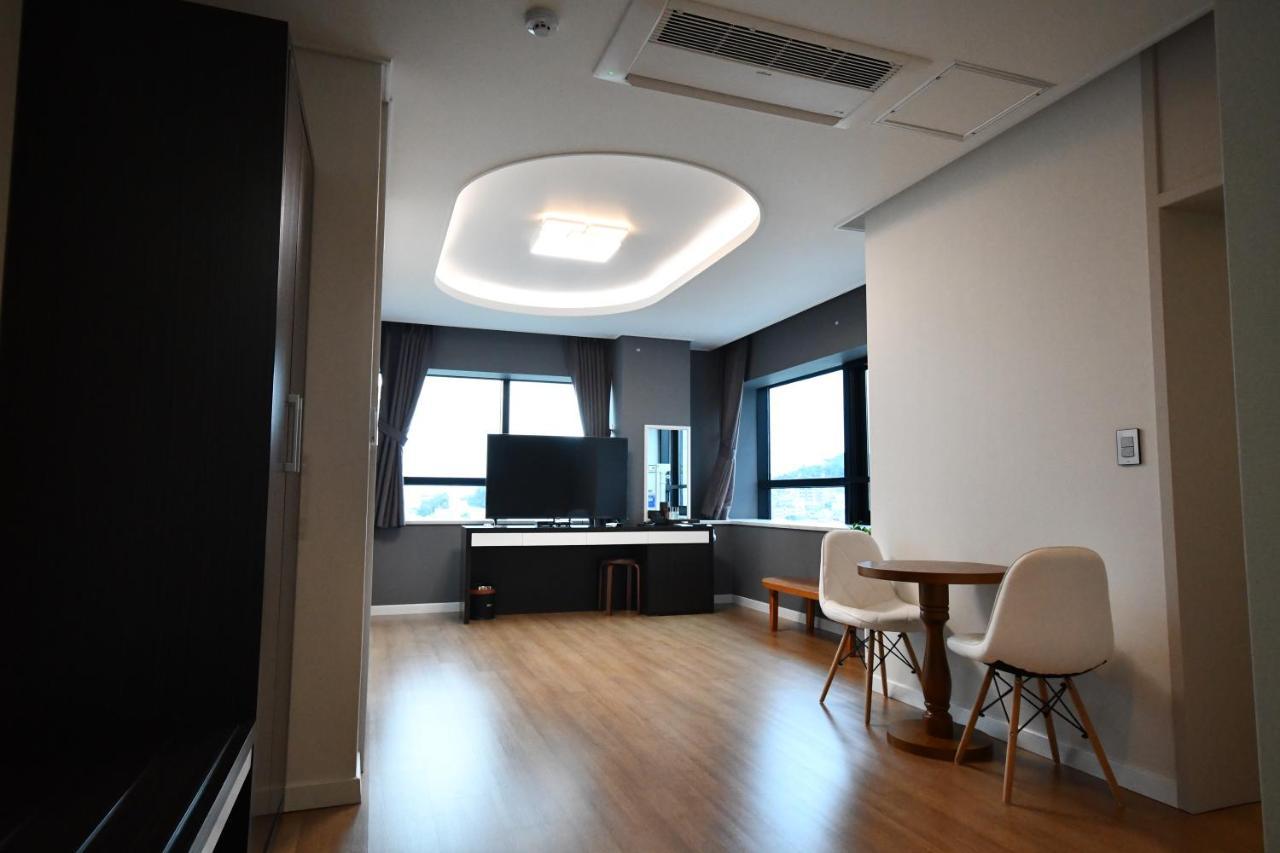 Hotel Wooin Mokpo Bagian luar foto